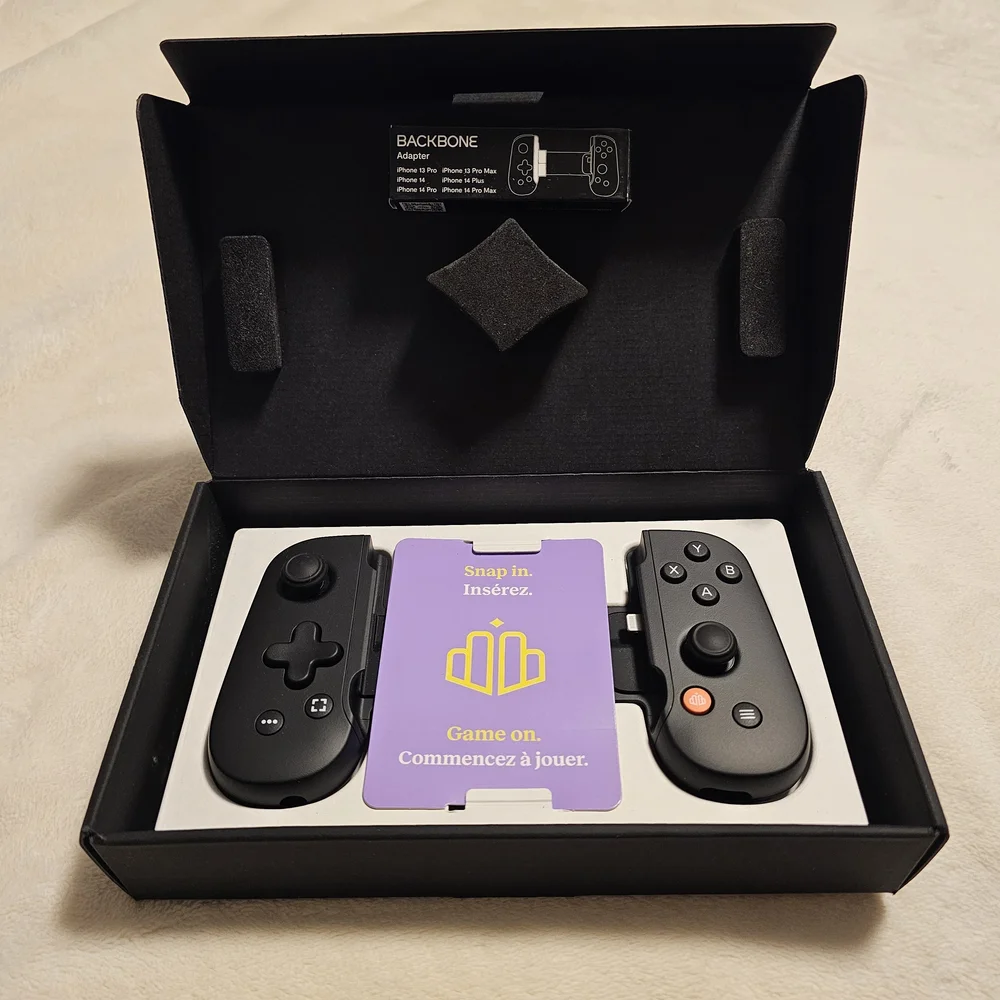 BACKBONE MOBILE GAMING CONTROLLER *NIB*